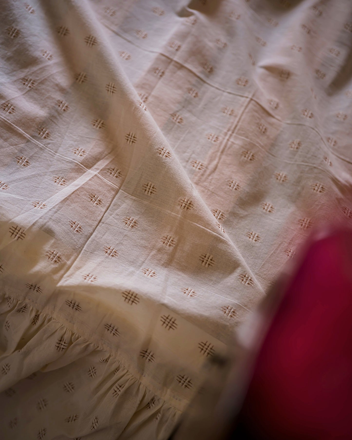 The Valance in Chestnut