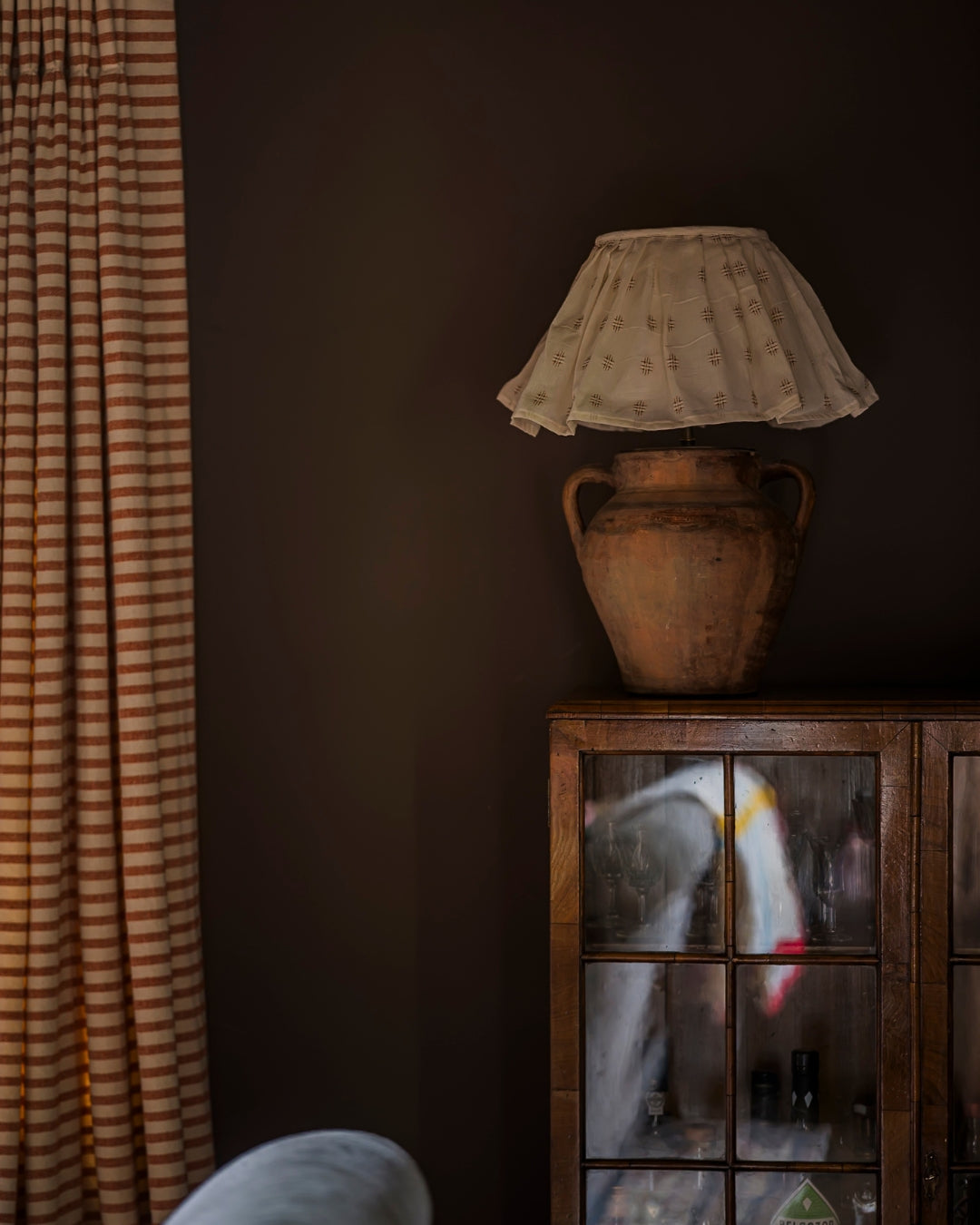 The Embroidered Loose Pleat in Chestnut