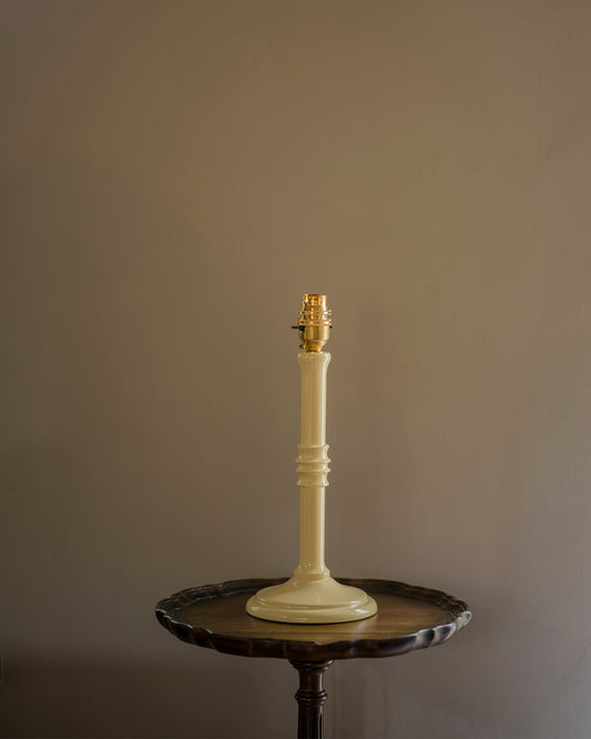 Small lacquered lampstand in buttercup