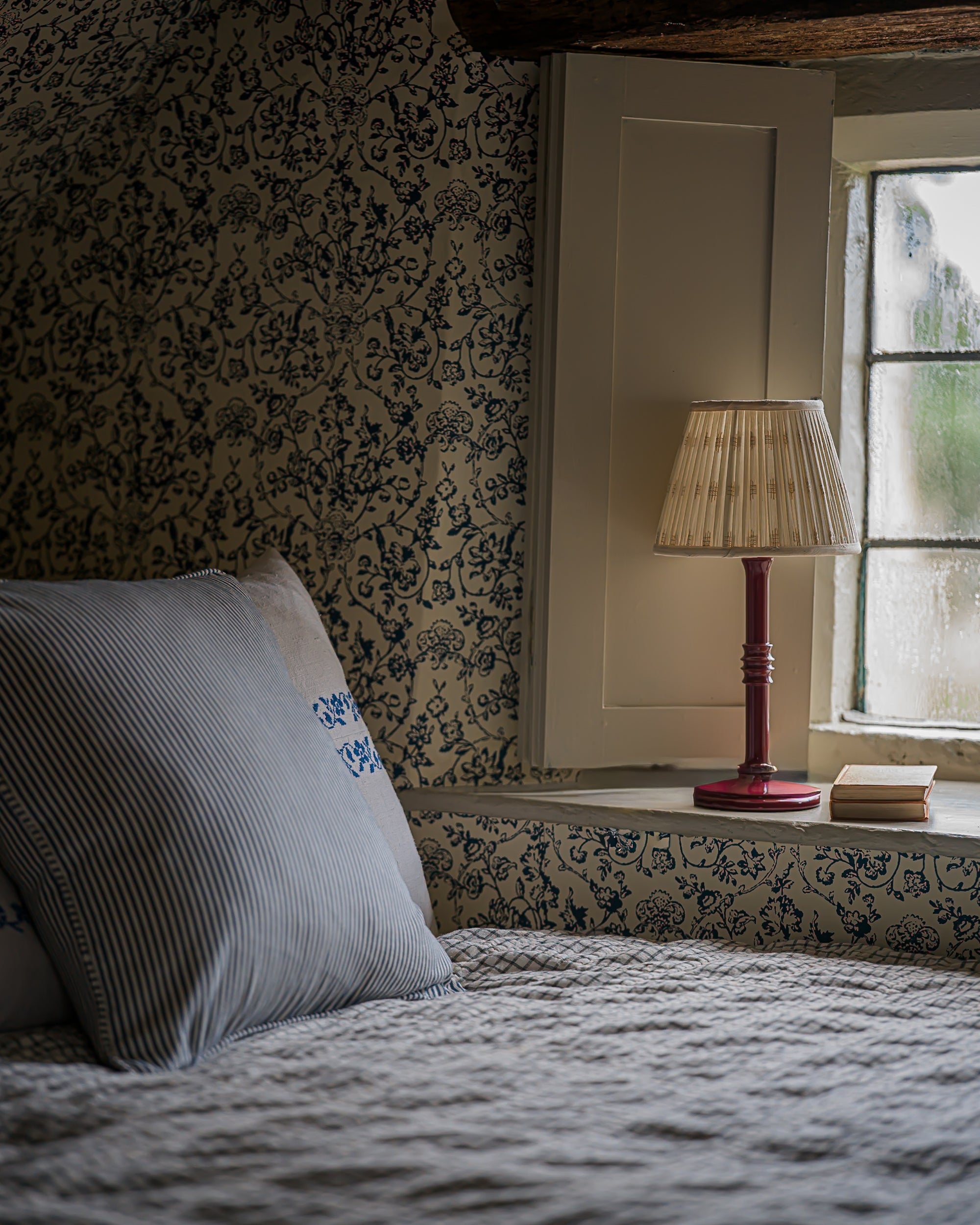 The Classic Embroidered Cotton in Magnolia