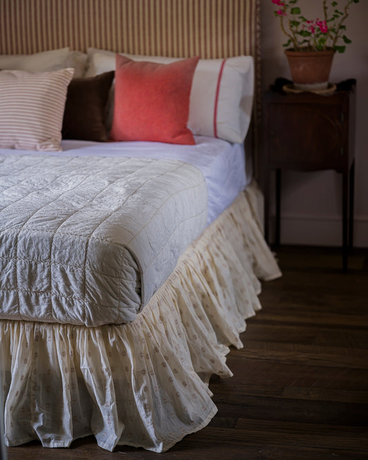 The Valance in Chestnut